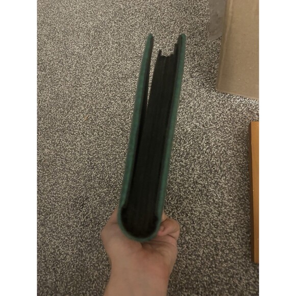 Lot Of 2 Picture Frames (5x6.5 And 8.25x8.25) And A Green Leather Photo Album - Picture 3 of 11